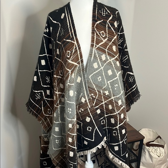 Frye Ruana Open Front Poncho - Picture 3 of 8